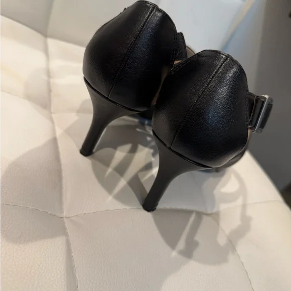 Life Stride Elegant Black Cross-Strap Heels - Picture 4 of 4